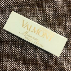 Valmont Moisturizing With A Cream